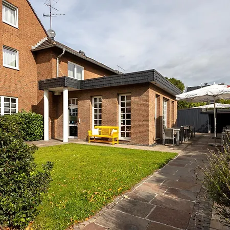 Fischerhaus מלון 2*