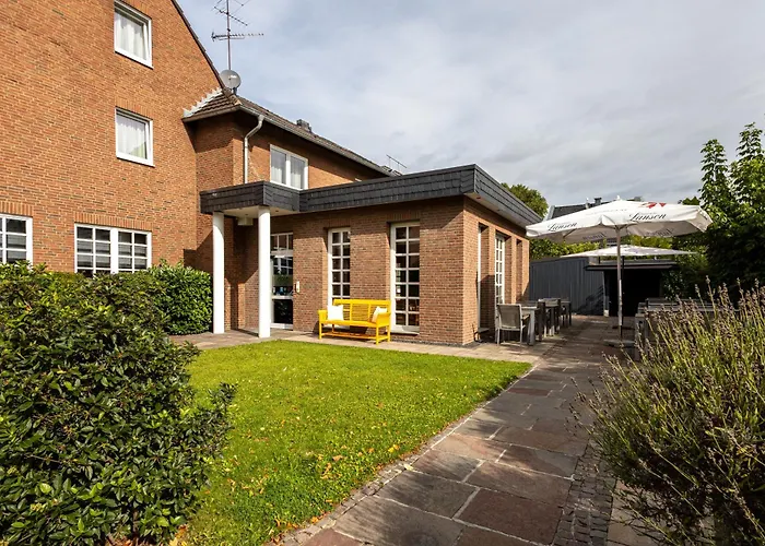 Fischerhaus מלון 2*